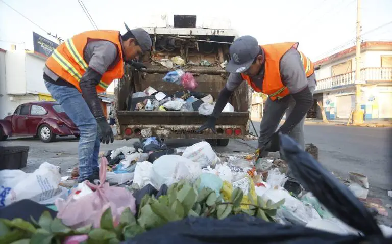 Mazatlan requires at least 15 new garbage trucks - The Mazatlan Post