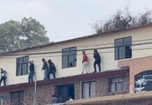 Videos: Moments of terror! Drivers caught in a confrontation between criminals and police on the Mexico-Cuernavaca hwy