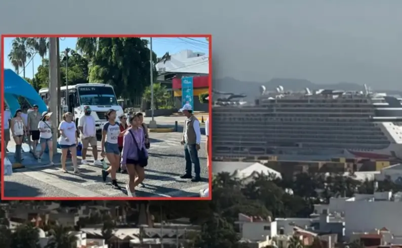 Cruise Ships 'norwegian Joy' And 'carnival Panorama' Arrive In Mazatlán 