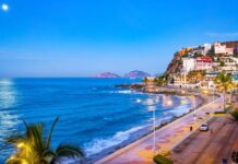 How Mazatlán Businesses Can Reach US Customers Online