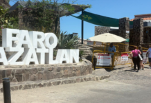 Access to the Mazatlán Lighthouse is closed due to high temperatures; tourists are left wanting to go up