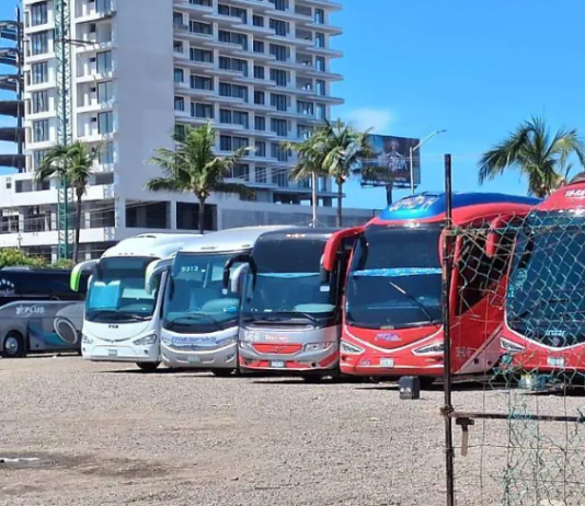 Charter buses are prohibited from transporting tourists to Mazatlán attractions.